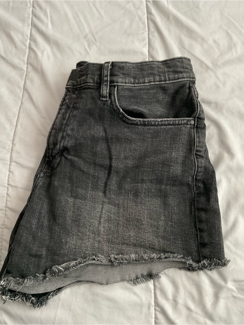 a.n.a Black Washed Frayed-Hem Women's Denim Shorts - Picture 3 of 5